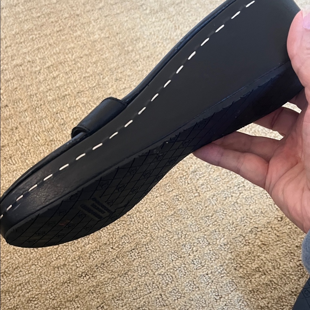 Donald J. Pliner Black Leather Wedge Thong Sandals - Picture 6 of 12